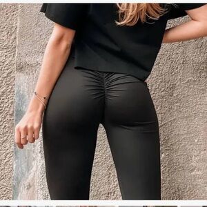 Black leggings, scrunch butt, nylon & spandex